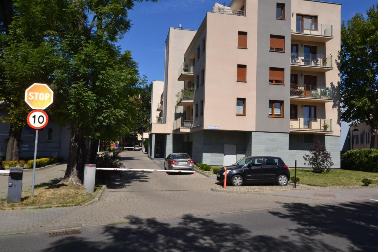 Apartament Bursztynowy Z Garazem -Centrum Gliwic Гливице Екстериор снимка